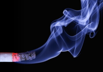 アメリカ ハワイ 交通ルール 運転中の喫煙 レンタカー ドライブ ハーツレンタカー