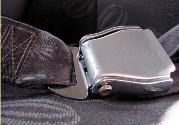 後部座席にもシートベルト着用義務