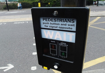 歩行者優先のゼブラクロッシング